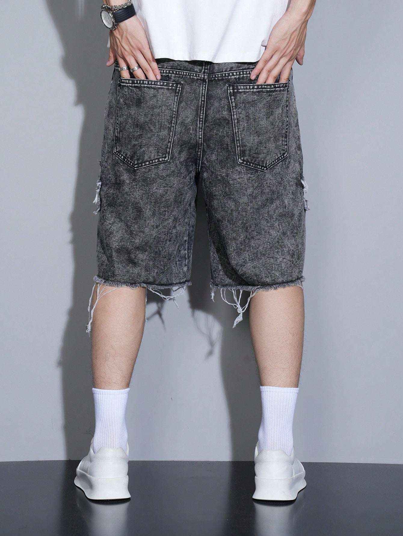 Manfinity EMRG Men'S Casual Distressed Loose Fit Denim Shorts Jorts